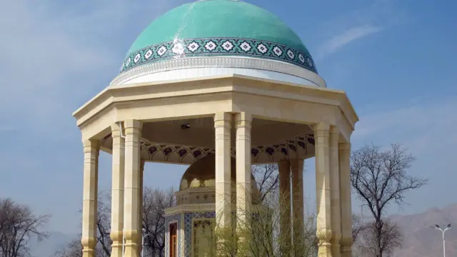 کمال خجندی