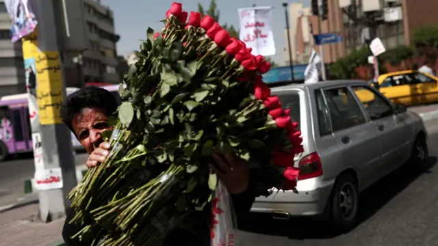 Vendedor de rosas en Teherán