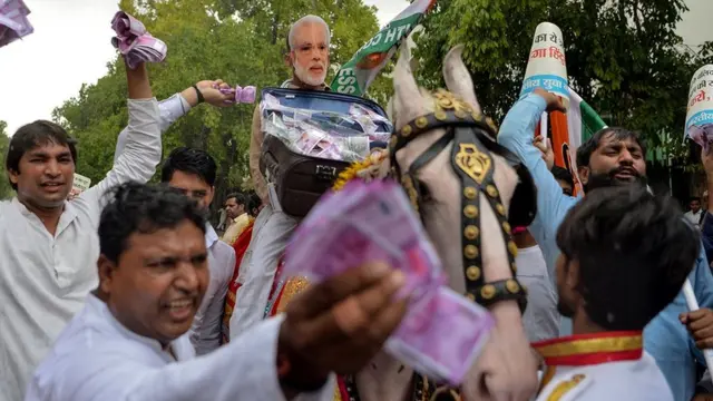 கர்நாடகா அரசியல் குழப்பம் - இது வரை நடந்தவை 6 கேள்வி பதில்களில்