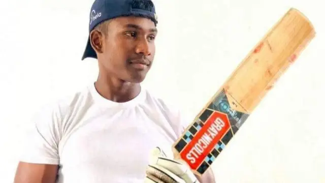 කැන්ඩි ෆැල්කන්ස් කණ්ඩායම සමග (ජුලි 01 වැනිදා) පැවති තරගයෙන් පසුව අදහස් දක්වමින් චමිදු වික්රමසිංහ කියා සිටියේ වේග පන්දු තුන් ඉරියවු ක්රීඩකයෙකු ගේ ස්ථානය තහවුරු කර ගැනීමට තමන් කැපවී කටයුතු කරන බවය.