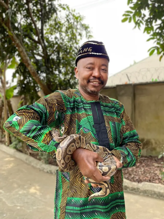Di professor wit snake