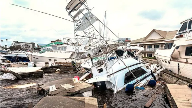 Marinablaze de apostasFort Myers destruída