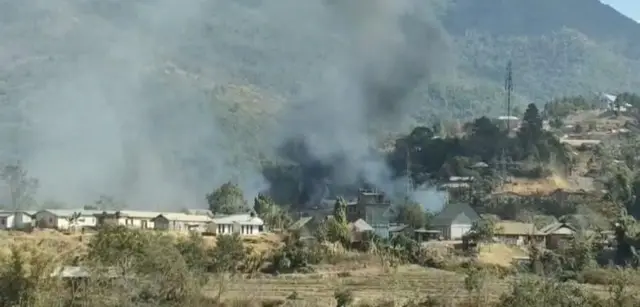 कुकी-ज़ो और तांगखुल नगा जनजाति समूह के बीच भी हाल में अशांति की ख़बरें आई हैं