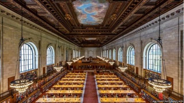 纽约公共图书馆知名的玫瑰主阅览室