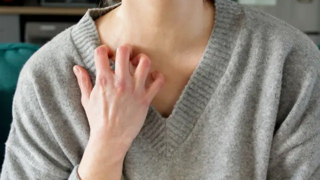 அரிப்பு ஏற்பட்டால் சொறிவது உடலுக்கு நல்லதா? புதிய ஆய்வின் முடிவு கூறுவது என்ன?