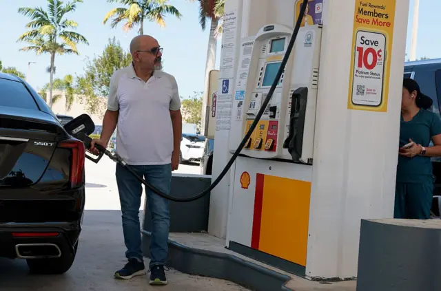 Ёқилғи нархда нефт ва газга бой АҚШда ҳам ошган, чунки у ҳам жаҳон бозорига боғлиқ