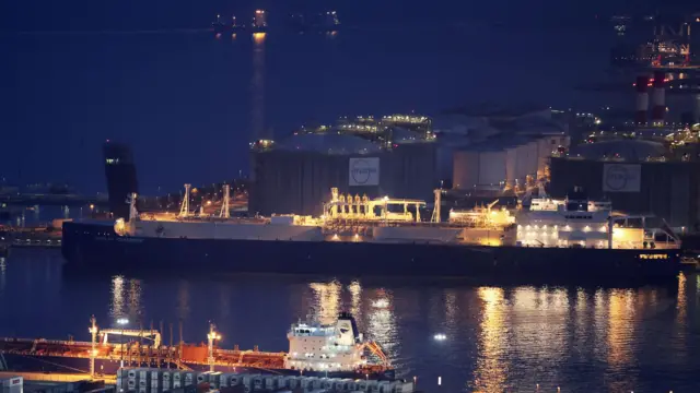 Газовоз «Николай Евгенов» с грузом российского СПГ в порту Барселоны