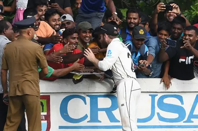 නවසිලන්ත ක්‍රිකට් කණ්ඩායමේ එක්දින සහ විස්සයි 20 කණ්ඩායම්වල නායකත්වයට සමුදීමට කේන් විලියම්සන් තීරණය කර ඇත.