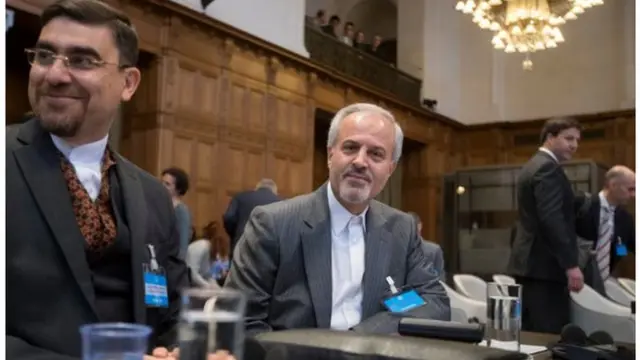 نمایندگان دولت ایران پیشتر متن شکایت این کشور از آمریکا را به دیوان بین المللی دادگستری تسلیم کرده بودند