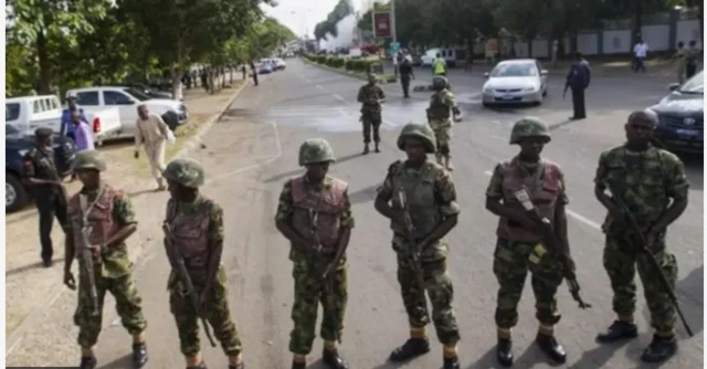 Raggan ayaa dhamaantood lagu eedeeyay "in ay maleegayeen gabood fallo ka dhan ah maamulka Qeybta 7-aad ee Ciidanka Nigeria".