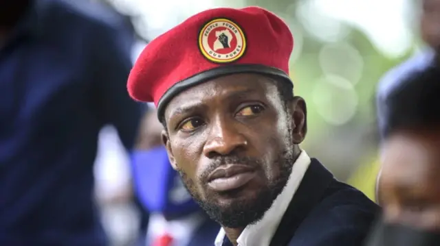 Kuva mu mpera z'icyumweru gishize Bobi Wine ntarongera kugaragara mu ruhame mu gihe avuga ko inzego z'umutekano zirimo kumuhiga ngo zimugirire nabi