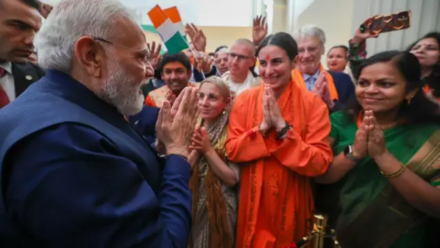 नरेंद्र मोदी