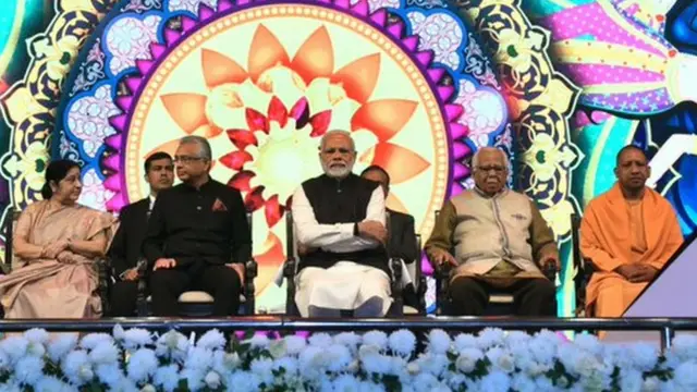 नरेंद्र मोदी