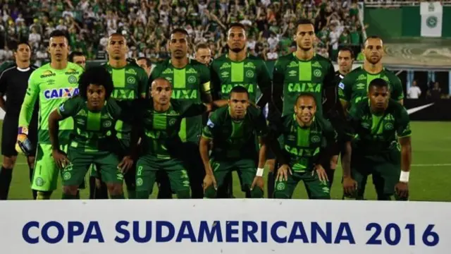 El equipo Chapecoense posando en la Copa Sudamericana.
