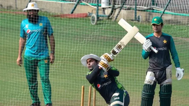 عمر اکمل اور احمد شہزاد