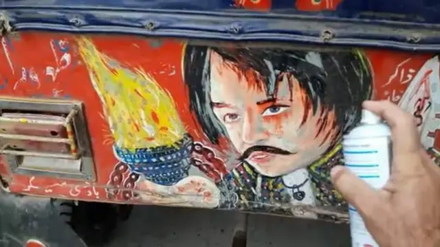 پوسٹروں کے خلاف پولیس مہم