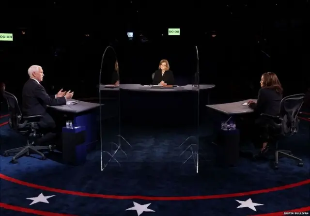 మైక్ పెన్స్, కమలా హారిస్