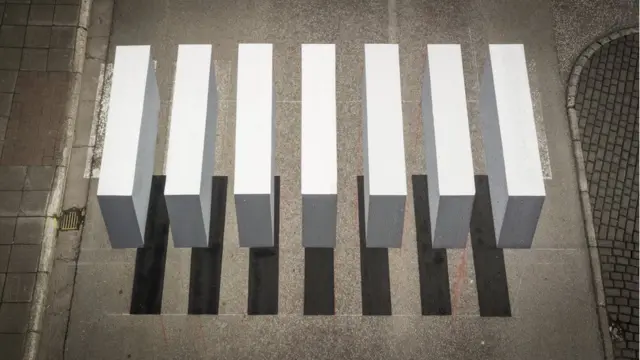 Paso de cebra tridimensional en Ísafjörður.