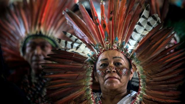 indígenas Perú y Bolivia