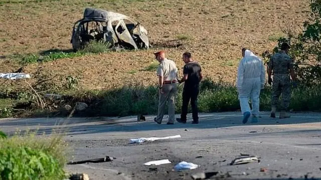 Остов взорванного автомобиля