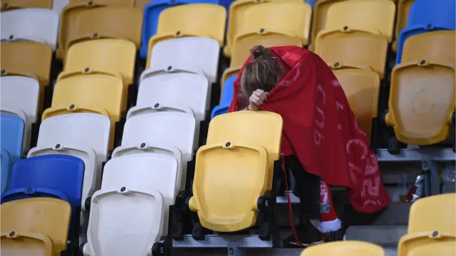 Для декого поразка рідної команди - це особисте