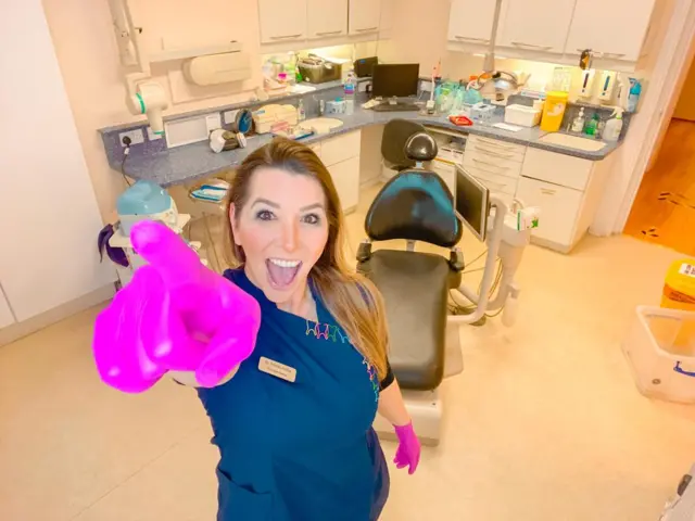 A dentista Priscila Kolbe7games programa para abrir arquivo apkseu consultório