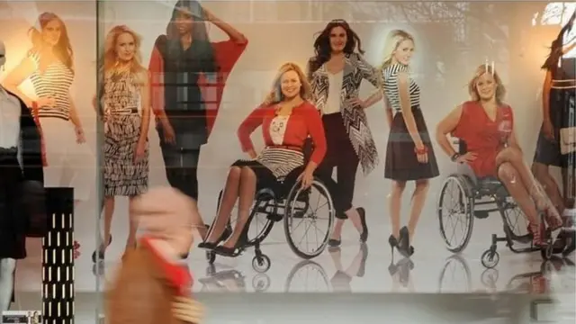 Өнүккөн кээ бир өлкөлөрдө саламаттыгына карабай баарына бирдей мүмкүнчүлүк түзүү аракетинен бир көрүнүш