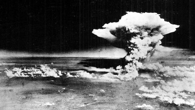 Vue aérienne d'Hiroshima peu après l'explosion de la bombe atomique