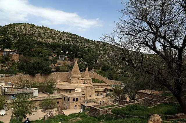 ضريح الشيخ عدي بن مسافر الأموي في لالش