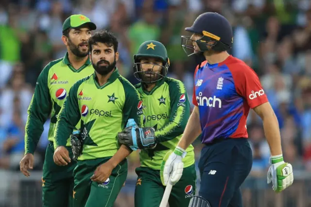 పాకిస్తాన్, ఇంగ్లండ్ క్రికెట్ జట్లు