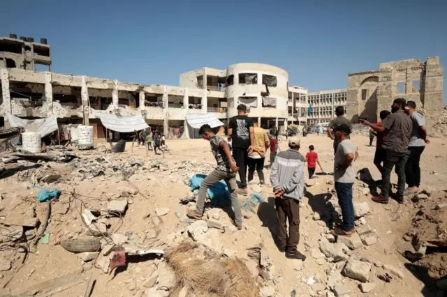 Restos de una escuela bombardeada el 8 de agosto.