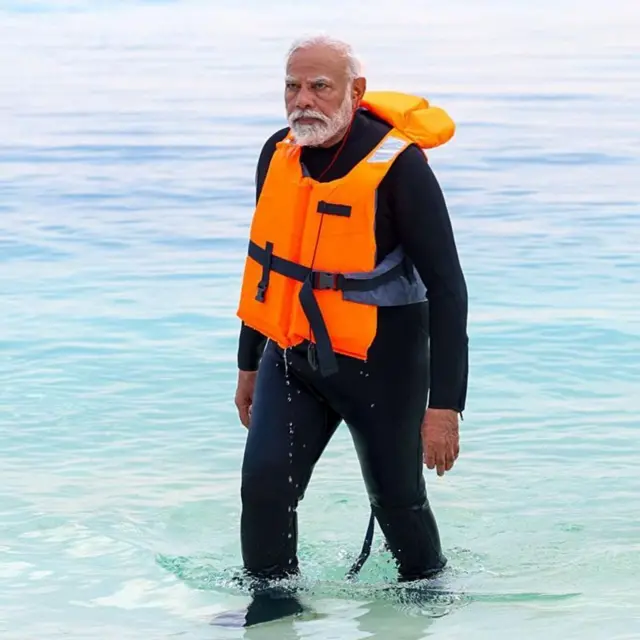 नरेंद्र मोदी