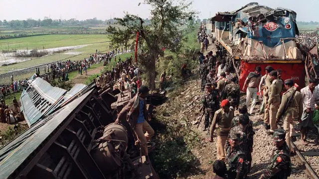 ১৯৮৯ সালের ১৫ই জানুয়ারি টঙ্গীতে ট্রেন দুর্ঘটনায় বহু মানুষ প্রাণ হারায়
