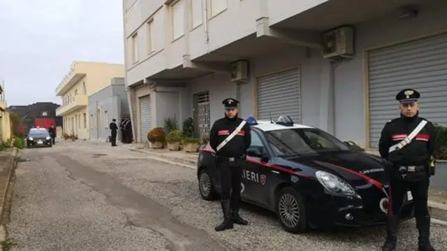 Polisi wanalinda karibu na moja ya maficho matatu ya Messina Denaro huko Campobello