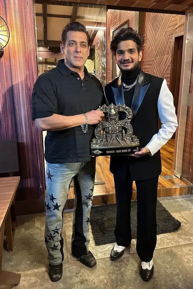 ਮੁਨੱਵਰ ਰਾਣਾ ਅਤੇ ਸਲਮਾਨ ਖ਼ਾਨ 