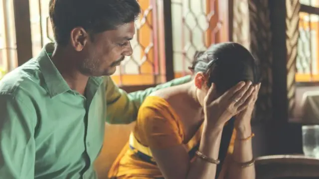 குடும்பத்தின் உள் விவகாரங்களை எப்படி வெளியே கொண்டு செல்வது என மக்கள் இந்த சிகிச்சையைத் தவிர்க்கிறார்கள்.