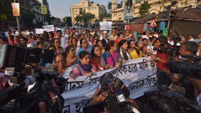 Protesto contra decisão da Justiça indiana sobre caso de estupro