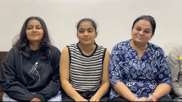 ક્રેન્સ ફુલેત્રાનાં માતા અને બહેનો