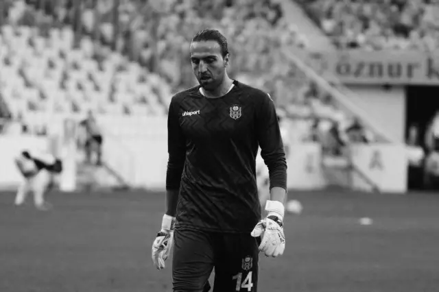 တူရကီ ဂိုးသမား အာမက် တာခါစခန်