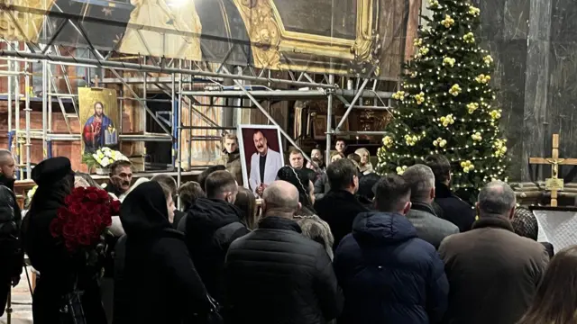 Прощання у храмі