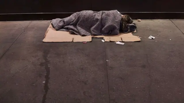 बेघर शख़्स