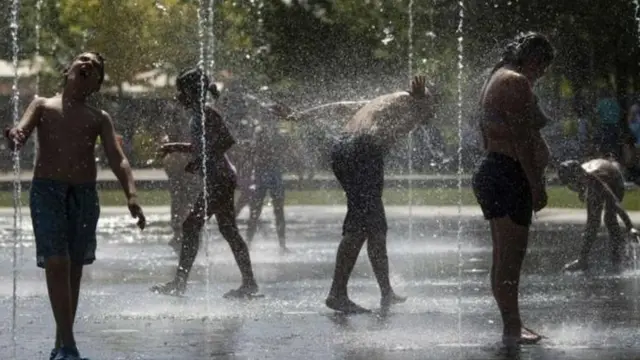 দাবদাহের সময় গোসল