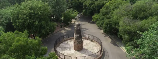 दिल्लीच्या प्राणिसंग्रहालयातील शंकर हा एकमेव आफ्रिकन हत्ती, ज्यानं आपलं आयुष्य एकटेपणात घालवलं.