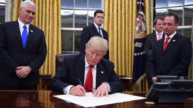 डोनल्ड ट्रंप