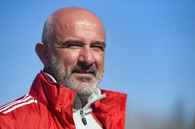 Le coach : le Français Nicolas Dupuis.