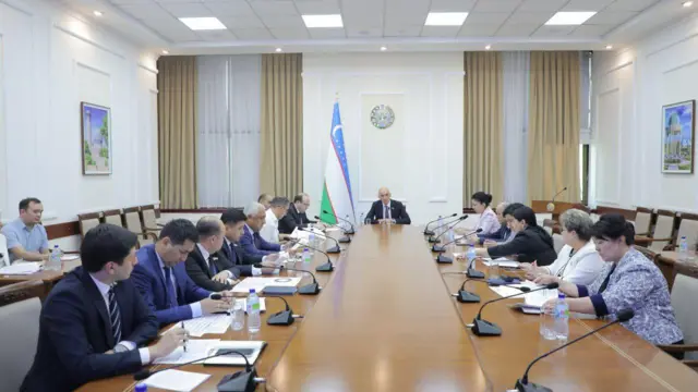 Oliy Majlis Qonunchilik Palatasi 7 may kuni "Blogerlar majburiyatlari yengillashtirilmoqda" sarlavhasi ostida yangi qonun loyihasi muhokama etilgani haqida yozdi.