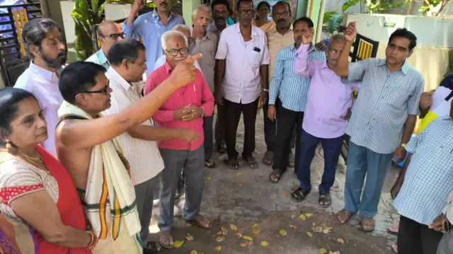 జయలక్ష్మీ కోఆపరేటవ్ బ్యాంక్