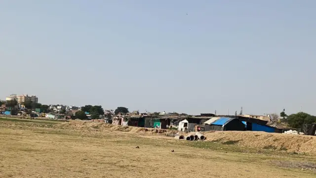 અમદાવાદ, ચંડોળા તળાવ, બાંગ્લાદેશી નાગરિકો, ઘૂસણખોરી, ગેરકાયદે નાગરિકતા, મુસ્લિમ, વસાહતો, નાગરિકતા, ભારત, પશ્ચિમ બંગાળ, બીબીસી ગુજરાતી 