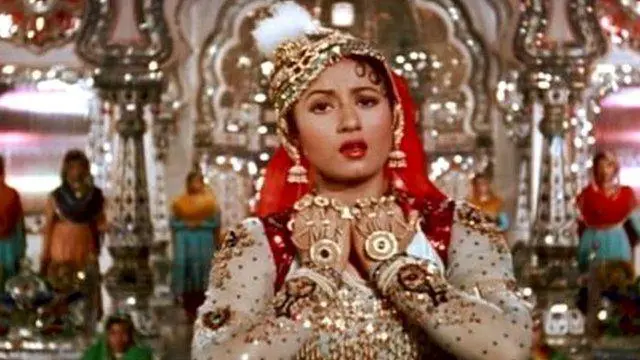 মুঘল-এ-আজম ছবির একটি দৃশ্যে মধুবালা