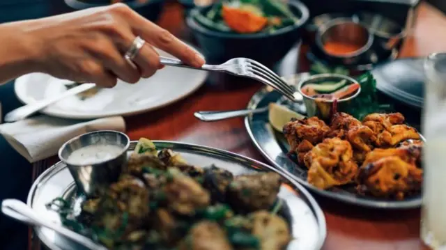 પ્રોટિન માટે માંસાહર જરૂરી છે, પ્લાન્ટ પ્રોટીન, એનિમલ પ્રોટિન, ફાઇબલ, કયા ખોરાકમાંથિ વધુ પ્રોટીન મળે, ગરવાળા ફળ, એમિનો એસિડ, શું ખાવાથી કેટલું પ્રોટીન મળે, બીબીસી ગુજરાતી સાથે સમજો 